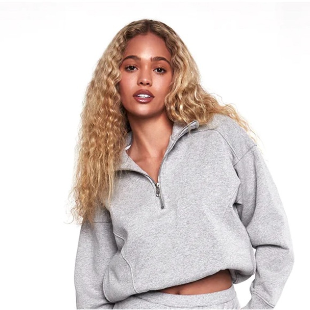 GREY QUARTER ZIP.